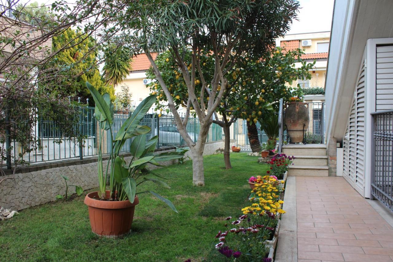 B&B Villa Lilla Сан-Бенедетто-дель-Тронто Екстер'єр фото